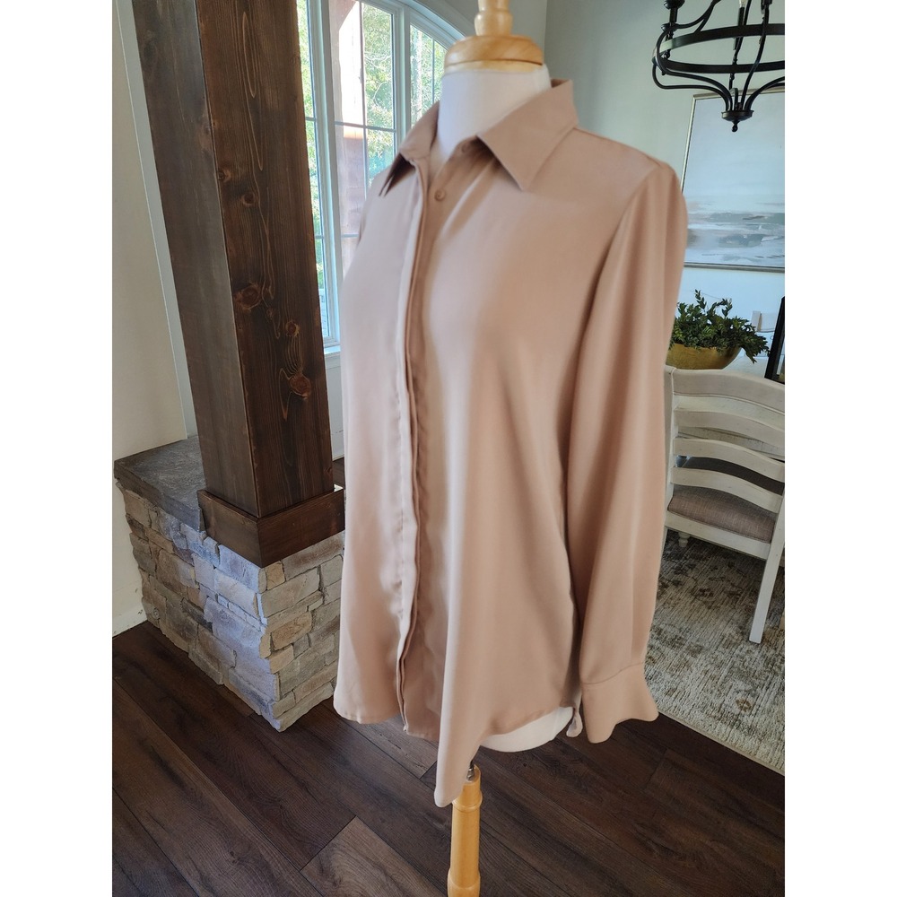 Tahari Womens Tan Long Sleeve Hidden Button Down Blouse Size M Career Tunic